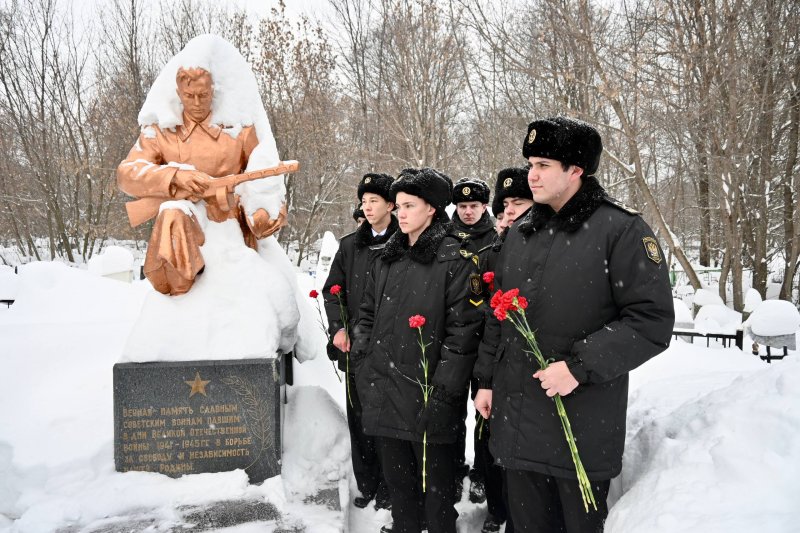 81 год подвигу М.П. Девятаева