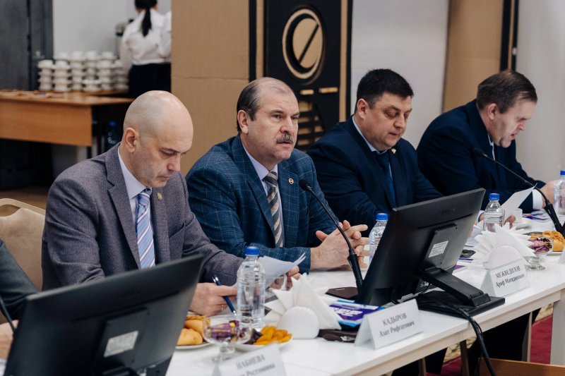 Как защитить молодёжь