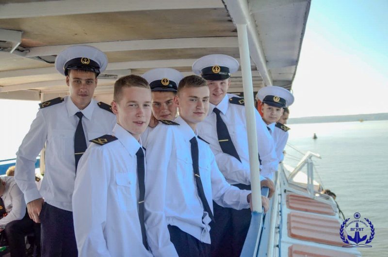 Первокурсники на Волге