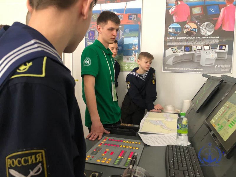 Профессионалы школьникам